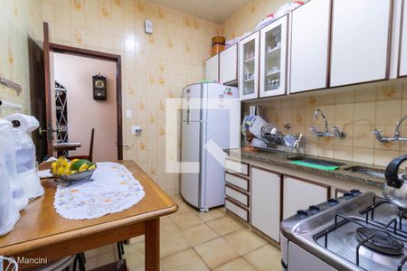 Casa à venda com 246m², 4 quartos e 4 vagas