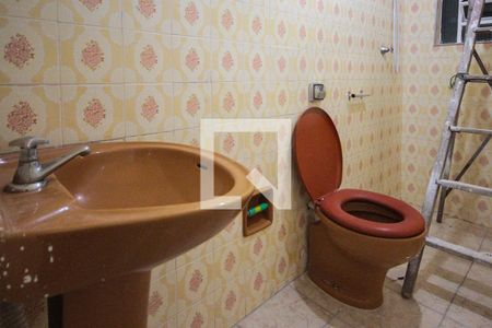 Casa à venda com 90m², 2 quartos e 2 vagas Casa à venda com 90m², 2 quartos e 2 vagasBanheiro da Suite