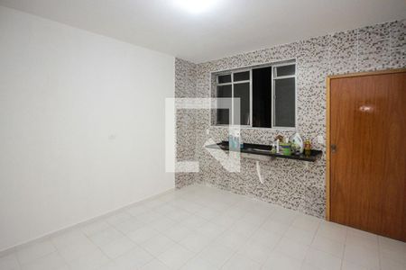 Casa à venda com 90m², 2 quartos e 2 vagas Casa à venda com 90m², 2 quartos e 2 vagasCozinha
