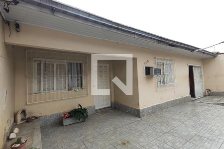 Casa à venda com 140m², 3 quartos e 1 vaga Casa à venda com 140m², 3 quartos e 1 vagaFachada