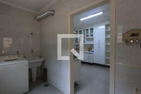 Casa à venda com 253m², 4 quartos e 4 vagas Casa à venda com 253m², 4 quartos e 4 vagasÁrea de Serviço