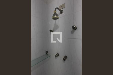 Casa à venda com 253m², 4 quartos e 4 vagas Casa à venda com 253m², 4 quartos e 4 vagasBanheiro