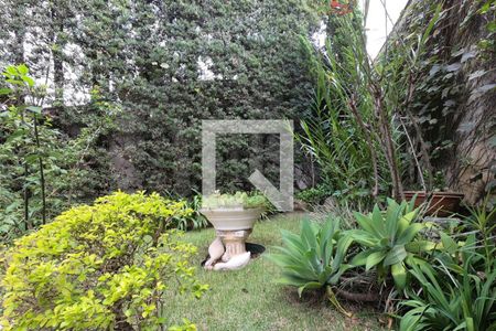 Casa à venda com 253m², 4 quartos e 4 vagas Casa à venda com 253m², 4 quartos e 4 vagasJardim