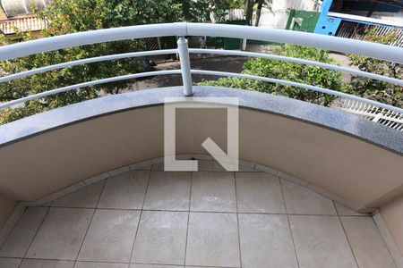 Casa à venda com 253m², 4 quartos e 4 vagas Casa à venda com 253m², 4 quartos e 4 vagasSuíte