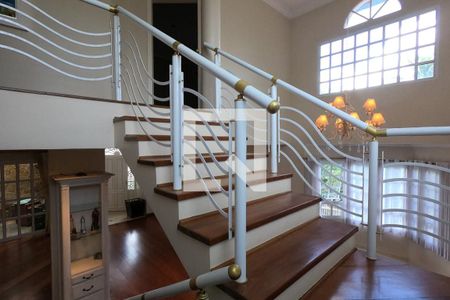 Casa à venda com 253m², 4 quartos e 4 vagas