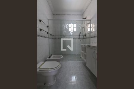 Casa à venda com 253m², 4 quartos e 4 vagas Casa à venda com 253m², 4 quartos e 4 vagasBanheiro da Suíte