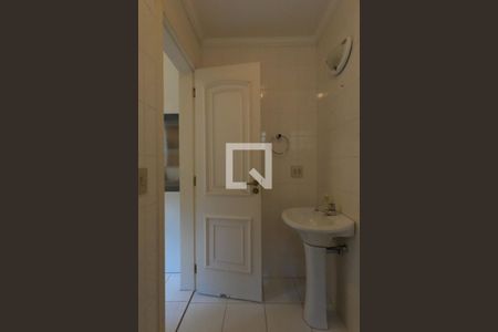 Casa à venda com 253m², 4 quartos e 4 vagas Casa à venda com 253m², 4 quartos e 4 vagasÁrea de Serviço