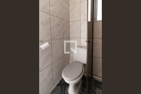 Banheiro de apartamento à venda com 2 quartos, 42m² em Glória, Porto Alegre