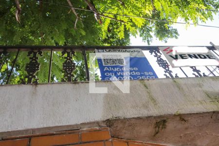 Casa à venda com 182m², 3 quartos e 2 vagas Casa à venda com 182m², 3 quartos e 2 vagasPlaca