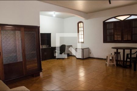 Casa à venda com 200m², 5 quartos e 4 vagas Casa à venda com 200m², 5 quartos e 4 vagasSauite 1