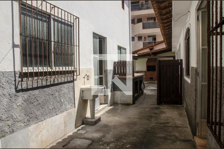 Casa à venda com 200m², 5 quartos e 4 vagas Casa à venda com 200m², 5 quartos e 4 vagasArea externa