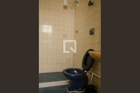 Casa à venda com 200m², 5 quartos e 4 vagas Casa à venda com 200m², 5 quartos e 4 vagasBanheiro serviço