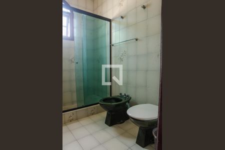 Casa à venda com 200m², 5 quartos e 4 vagas Casa à venda com 200m², 5 quartos e 4 vagasBanheiro suite 2