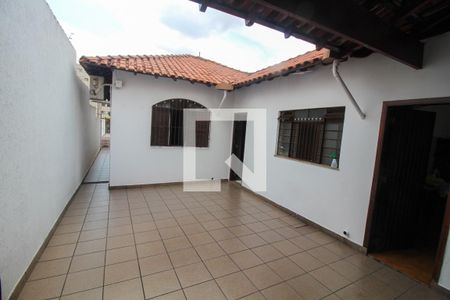 Casa à venda com 152m², 2 quartos e 2 vagas Casa à venda com 152m², 2 quartos e 2 vagasQuintal