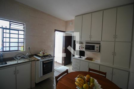 Casa à venda com 152m², 2 quartos e 2 vagas Casa à venda com 152m², 2 quartos e 2 vagasCozinha