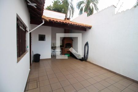 Casa à venda com 152m², 2 quartos e 2 vagas Casa à venda com 152m², 2 quartos e 2 vagasQuintal