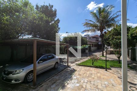 Casa à venda com 800m², 7 quartos e 5 vagas Casa à venda com 800m², 7 quartos e 5 vagasÁrea Externa