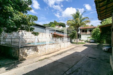 Casa à venda com 800m², 7 quartos e 5 vagas Casa à venda com 800m², 7 quartos e 5 vagasÁrea Externa