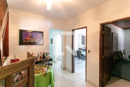 Casa à venda com 800m², 7 quartos e 5 vagas Casa à venda com 800m², 7 quartos e 5 vagasSala