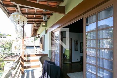 Casa à venda com 800m², 7 quartos e 5 vagas Casa à venda com 800m², 7 quartos e 5 vagasVaranda da Sala de Estar