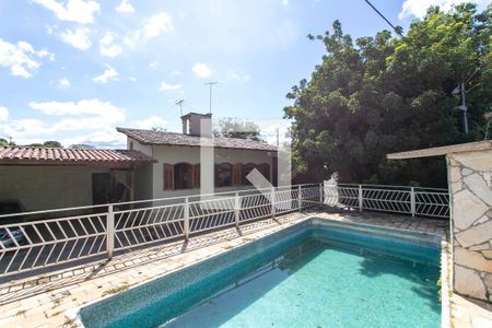 Casa à venda com 800m², 7 quartos e 5 vagas Casa à venda com 800m², 7 quartos e 5 vagasPiscina