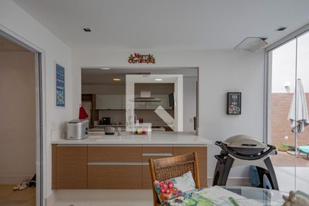 Casa à venda com 400m², 4 quartos e 4 vagas Casa à venda com 400m², 4 quartos e 4 vagasEspaço Gourmet