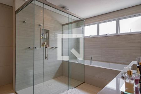 Casa à venda com 400m², 4 quartos e 4 vagas Casa à venda com 400m², 4 quartos e 4 vagasBanheiro da Suíte 3