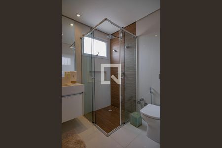 Casa à venda com 400m², 4 quartos e 4 vagas Casa à venda com 400m², 4 quartos e 4 vagasBanheiro da Suíte 1