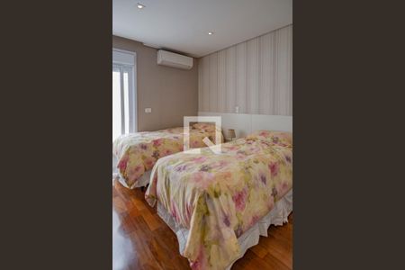 Casa à venda com 400m², 4 quartos e 4 vagas Casa à venda com 400m², 4 quartos e 4 vagasQuarto 1 - Suíte