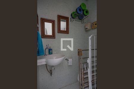 Casa à venda com 400m², 4 quartos e 4 vagas Casa à venda com 400m², 4 quartos e 4 vagasBanheiro - Piscina