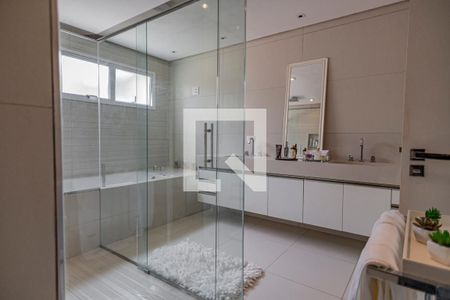 Casa à venda com 400m², 4 quartos e 4 vagas Casa à venda com 400m², 4 quartos e 4 vagasBanheiro da Suíte 3