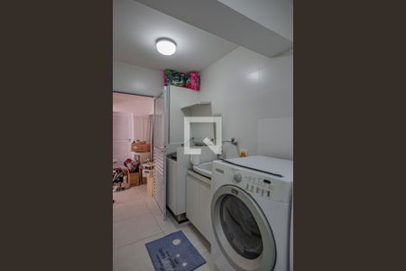 Casa à venda com 400m², 4 quartos e 4 vagas Casa à venda com 400m², 4 quartos e 4 vagasLavanderia