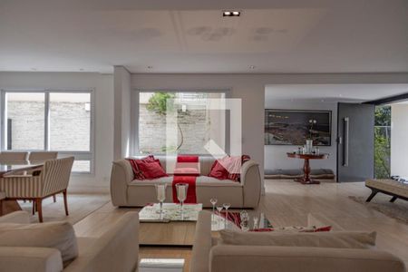 Casa à venda com 400m², 4 quartos e 4 vagas Casa à venda com 400m², 4 quartos e 4 vagasSala