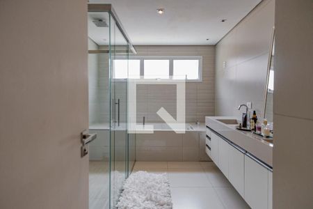 Casa à venda com 400m², 4 quartos e 4 vagas Casa à venda com 400m², 4 quartos e 4 vagasBanheiro da Suíte 3