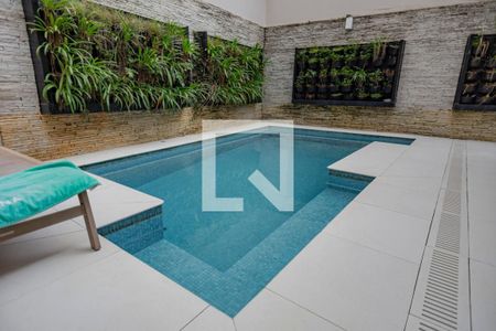 Casa à venda com 400m², 4 quartos e 4 vagas Casa à venda com 400m², 4 quartos e 4 vagasPiscina