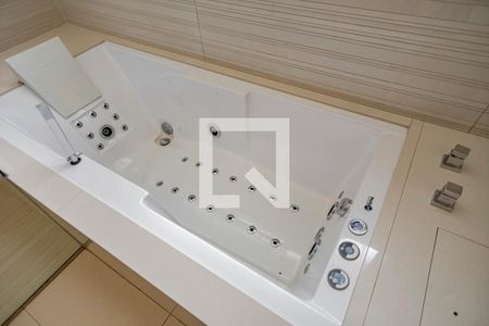 Casa à venda com 400m², 4 quartos e 4 vagas Casa à venda com 400m², 4 quartos e 4 vagasBanheiro da Suíte 3