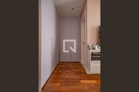 Casa à venda com 400m², 4 quartos e 4 vagas Casa à venda com 400m², 4 quartos e 4 vagasQuarto 2 - Suíte