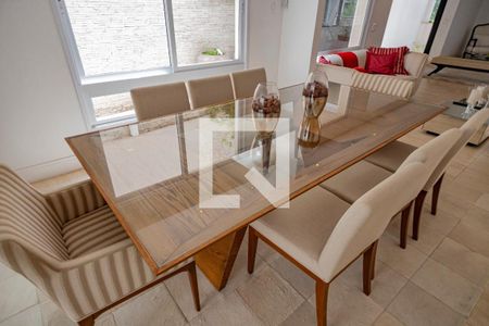 Casa à venda com 400m², 4 quartos e 4 vagas Casa à venda com 400m², 4 quartos e 4 vagasSala de Jantar