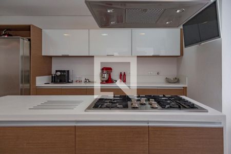 Casa à venda com 400m², 4 quartos e 4 vagas Casa à venda com 400m², 4 quartos e 4 vagasCozinha Americana