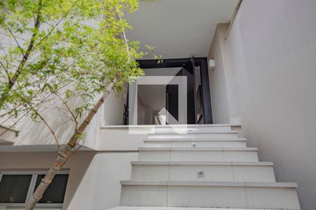 Casa à venda com 400m², 4 quartos e 4 vagas Casa à venda com 400m², 4 quartos e 4 vagasEntrada