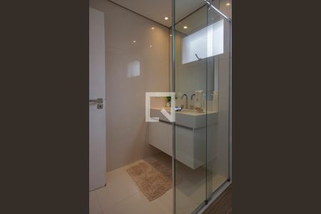 Casa à venda com 400m², 4 quartos e 4 vagas Casa à venda com 400m², 4 quartos e 4 vagasBanheiro da Suíte 1