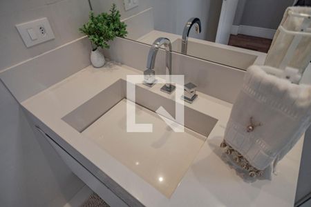 Casa à venda com 400m², 4 quartos e 4 vagas Casa à venda com 400m², 4 quartos e 4 vagasBanheiro da Suíte 1