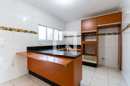 Casa à venda com 100m², 2 quartos e 5 vagas Casa à venda com 100m², 2 quartos e 5 vagasCozinha