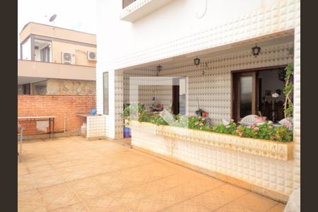 Casa para alugar com 716m², 10 quartos e 4 vagas