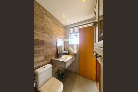 Apartamento à venda com 68m², 1 quarto e 1 vaga Apartamento à venda com 68m², 1 quarto e 1 vagaBanheiro da Suíte