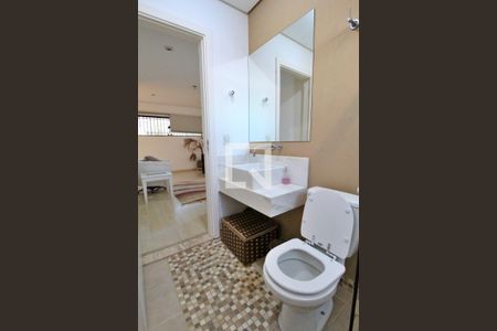 Casa à venda com 788m², 9 quartos e 10 vagasBanheiro do Quarto 8 (Suíte)