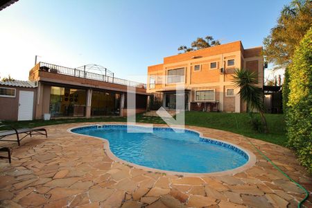Casa à venda com 788m², 9 quartos e 10 vagasPiscina/ Quintal/ Fachada dos fundos