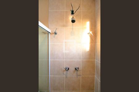 Casa à venda com 788m², 9 quartos e 10 vagasBanheiro do Quarto 8 (Suíte) - Chuveiro