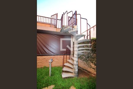 Casa à venda com 788m², 9 quartos e 10 vagasEscada para terraço