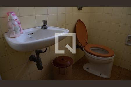 Casa à venda com 270m², 4 quartos e 4 vagasBanheiro de Serviço